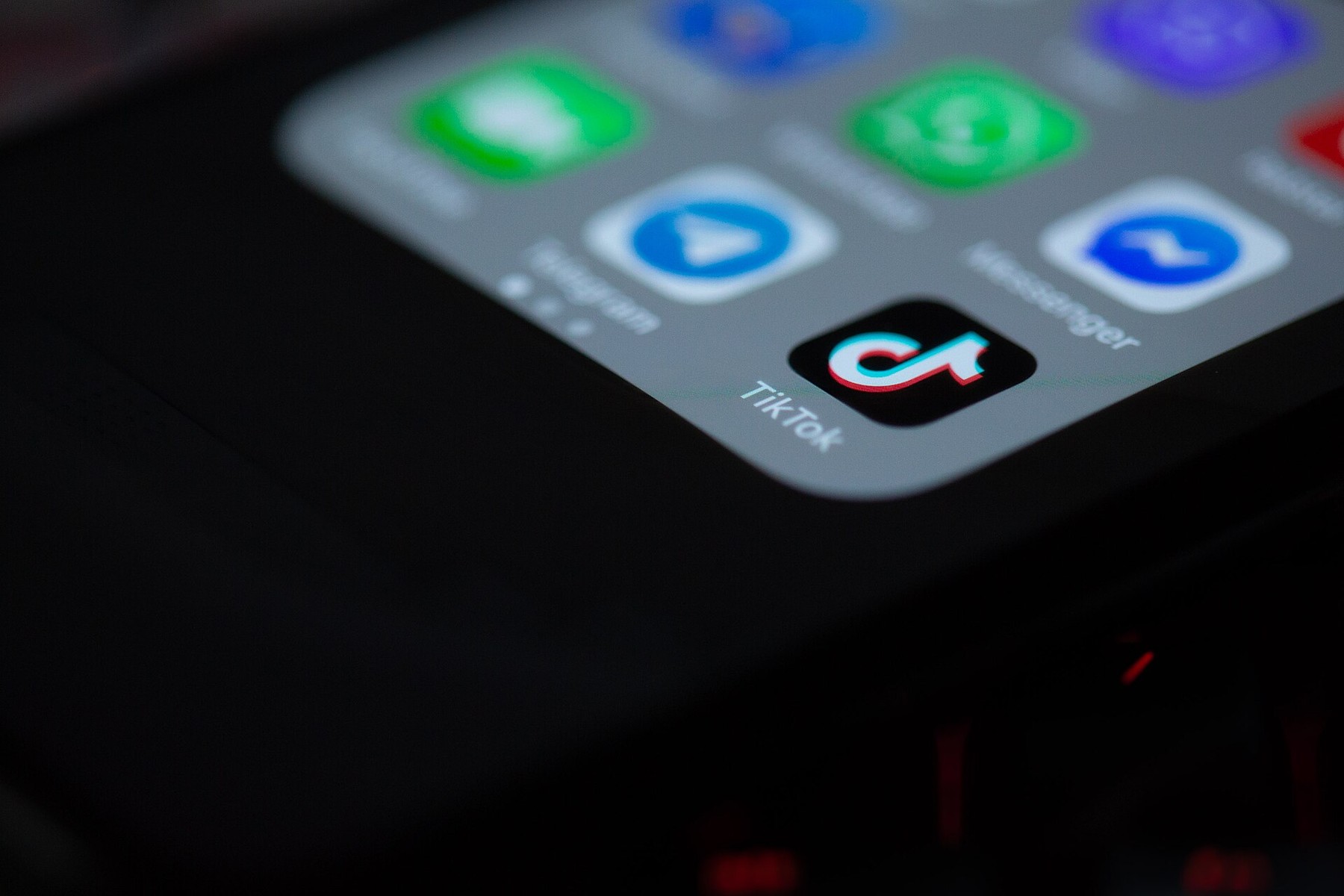 Aplicativo TikTok aberto em smartphone
