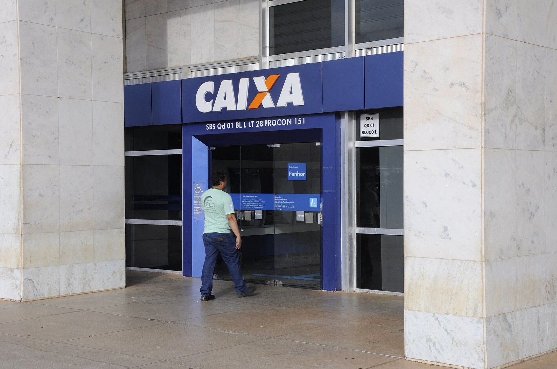 Fachada de agência da Caixa Econômica Federal