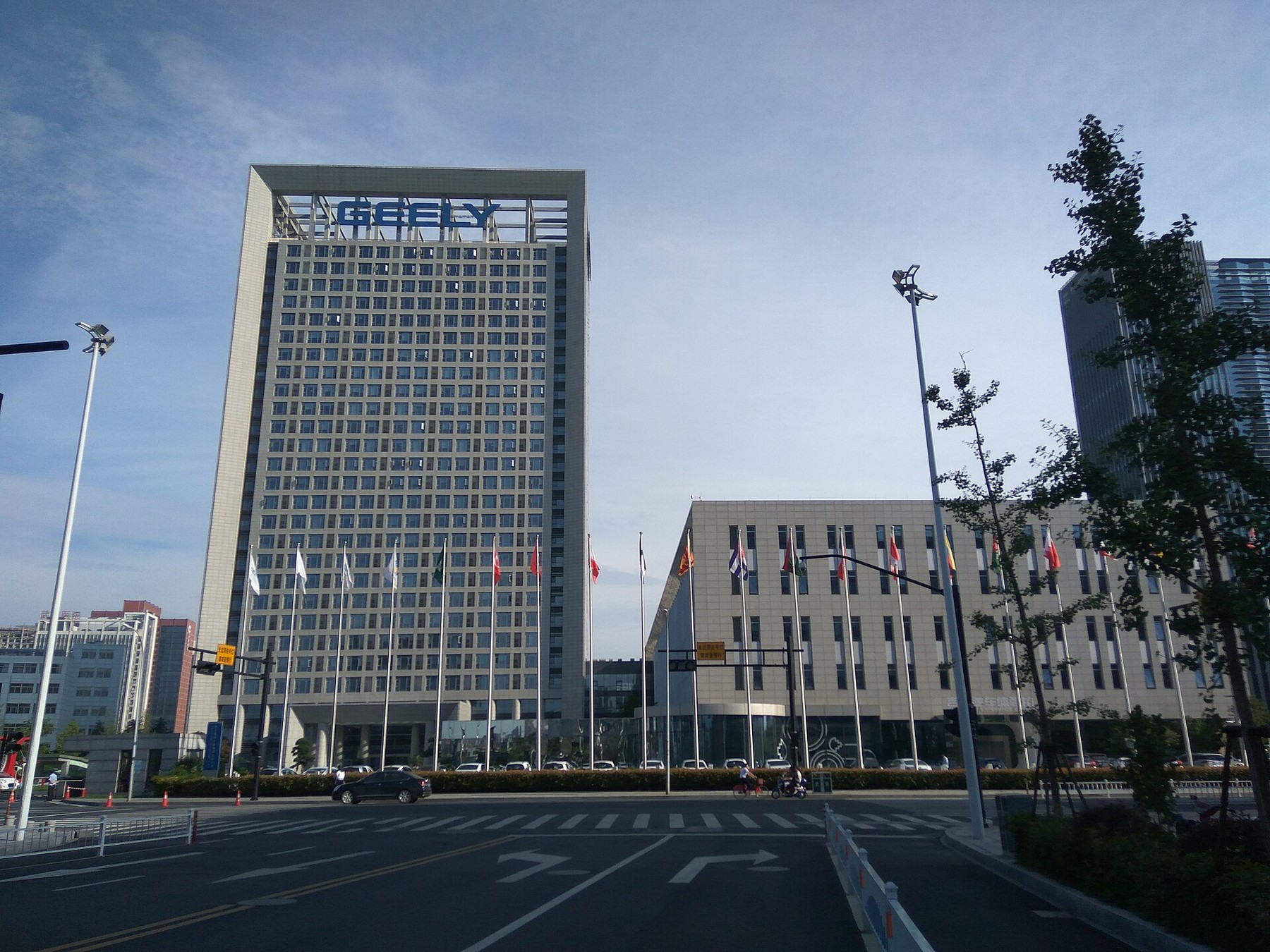 Capa do artigo Geely inicia vendas diretas no Brasil com descontos de até 11% para pessoa jurídica no…