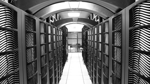 Capa do artigo Congresso aprova incentivo de R$ 5 bilhões a data centers com jabuti fiscal