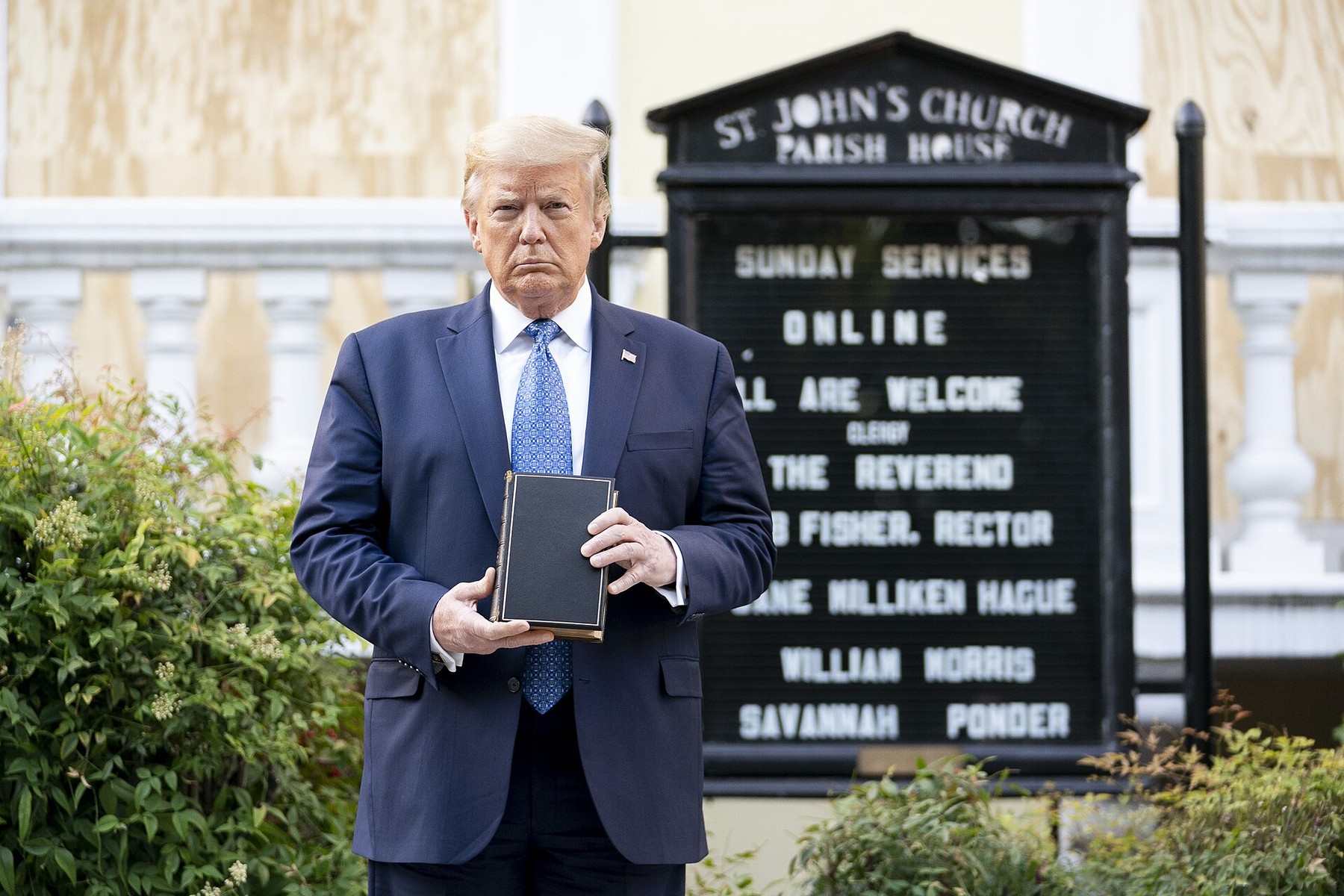 Capa do artigo Da veneração a Trump ao desencanto