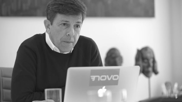 Capa do artigo João Amoêdo vê Augusto Cury em alta, critica o "corporativismo" do Supremo no caso Moraes