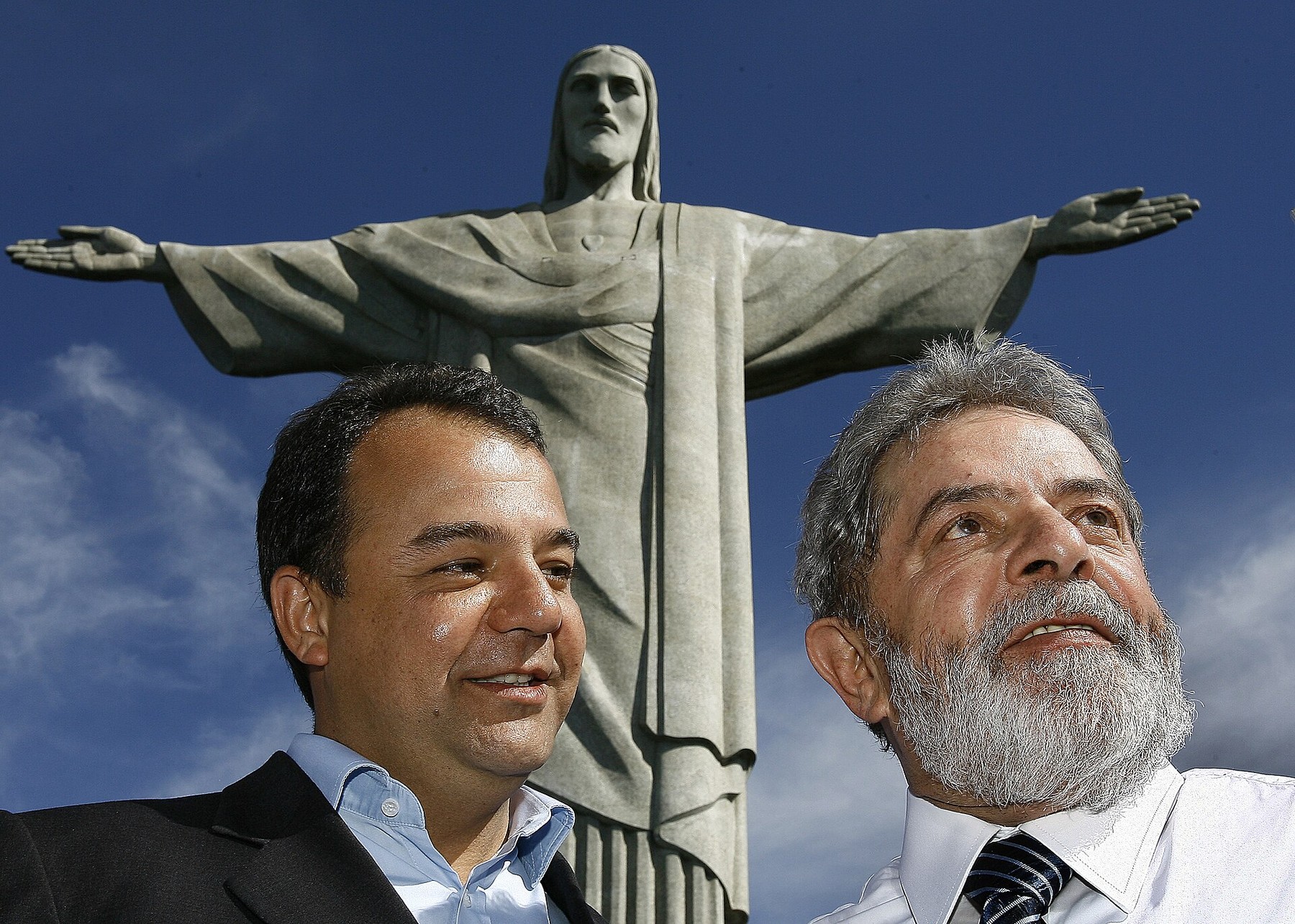 Capa do artigo Lula usa aprovação da PEC do fim do 6x1 para desgastar Flávio Bolsonaro
