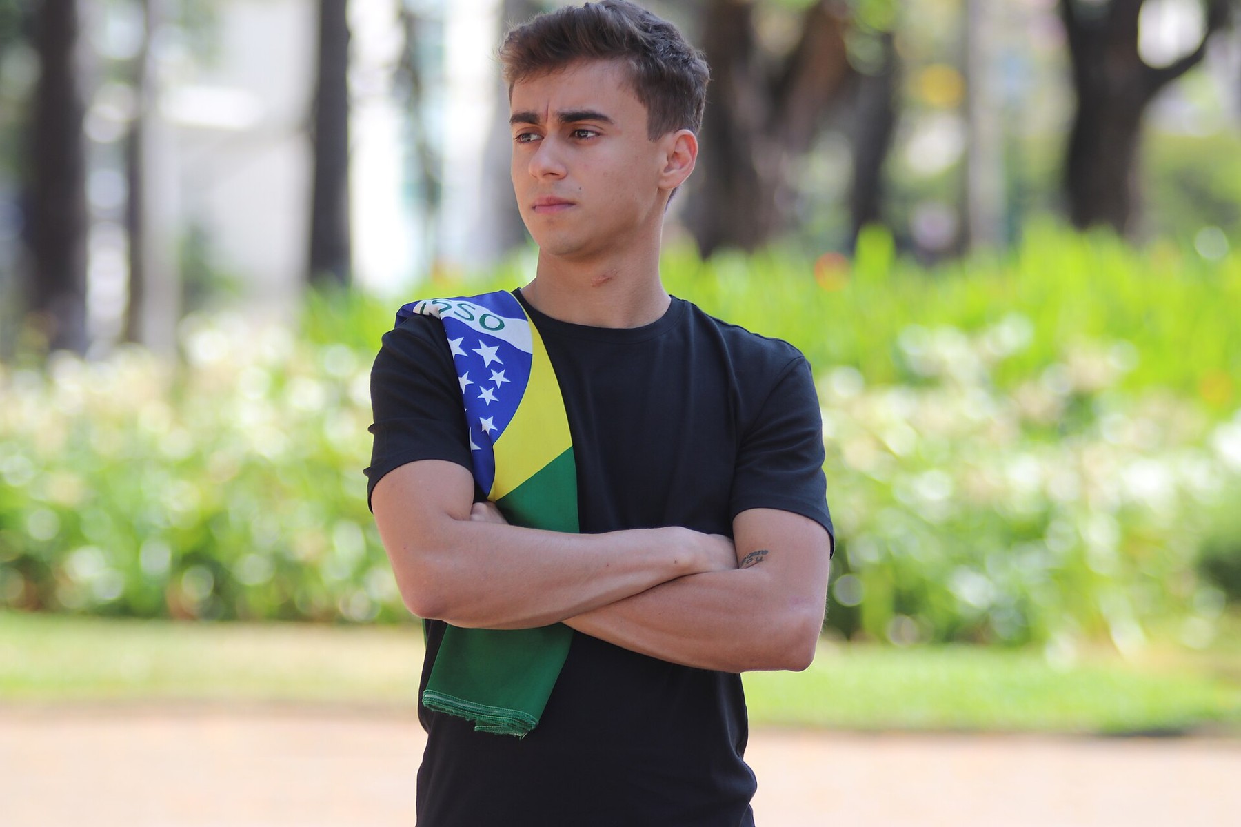 Capa do artigo Nikolas Ferreira admite ter pedido ajuda a Vorcaro, mas nega irregularidade