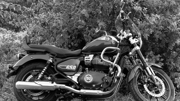 Capa do artigo Royal Enfield ressuscita a Himalayan original como Himalayan 440