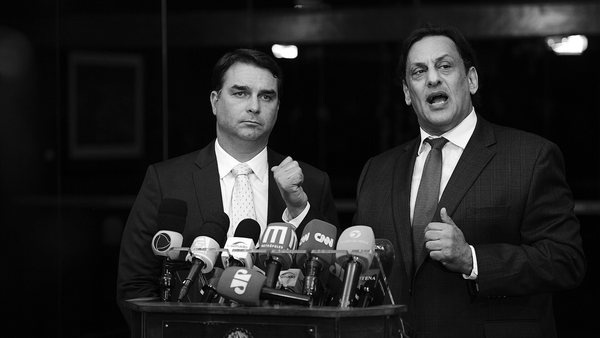 Capa do artigo Equipe econômica de Flávio Bolsonaro prepara desregulamentação