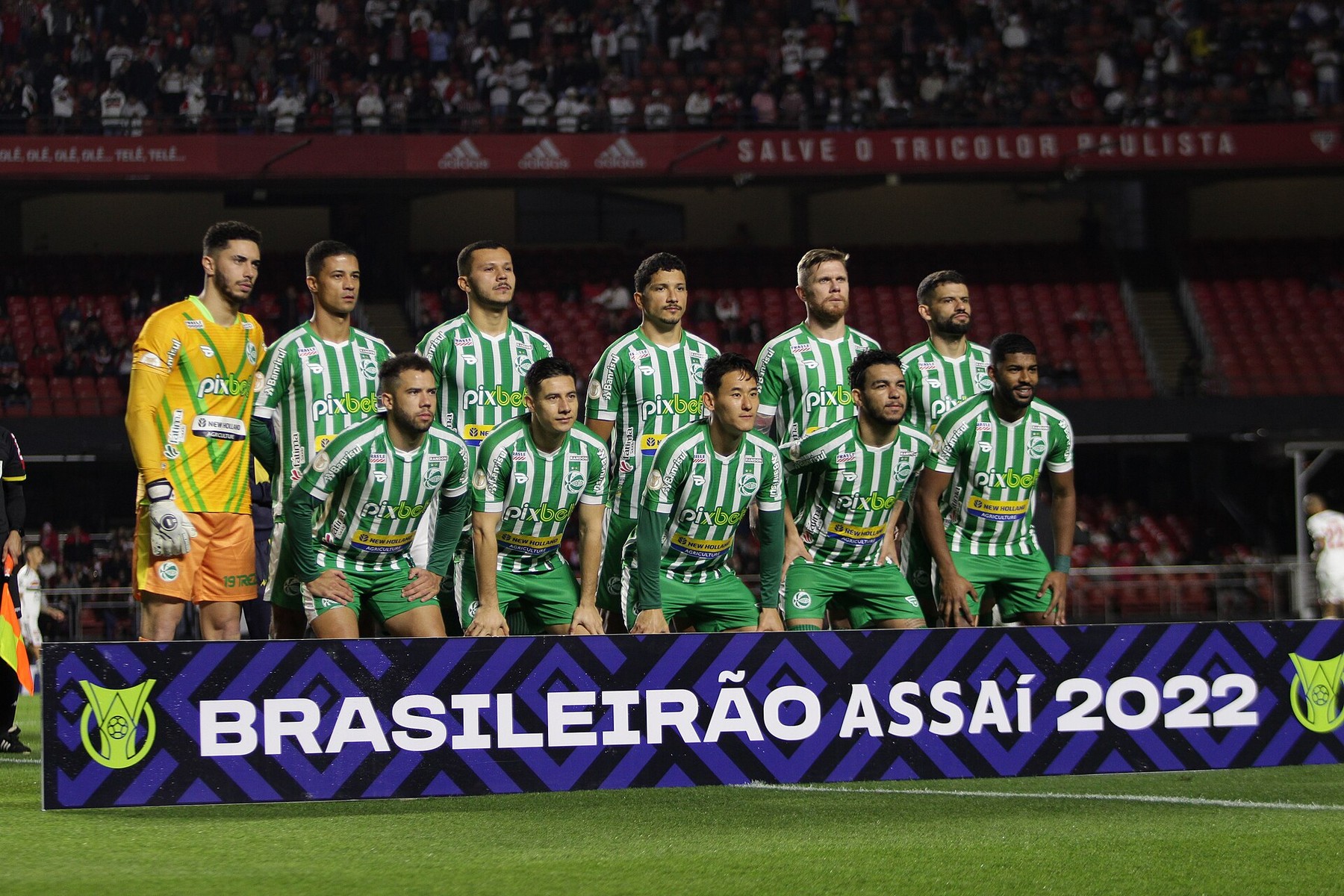 Capa do artigo "Farmear aura": batalhas de dança e pose criadas no Brasil se espalham por Lima, Cidade…